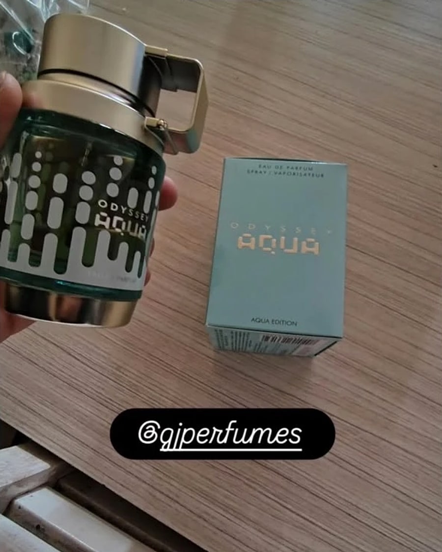 Cliente de GJ Perfumes con su Odyssey Aqua
